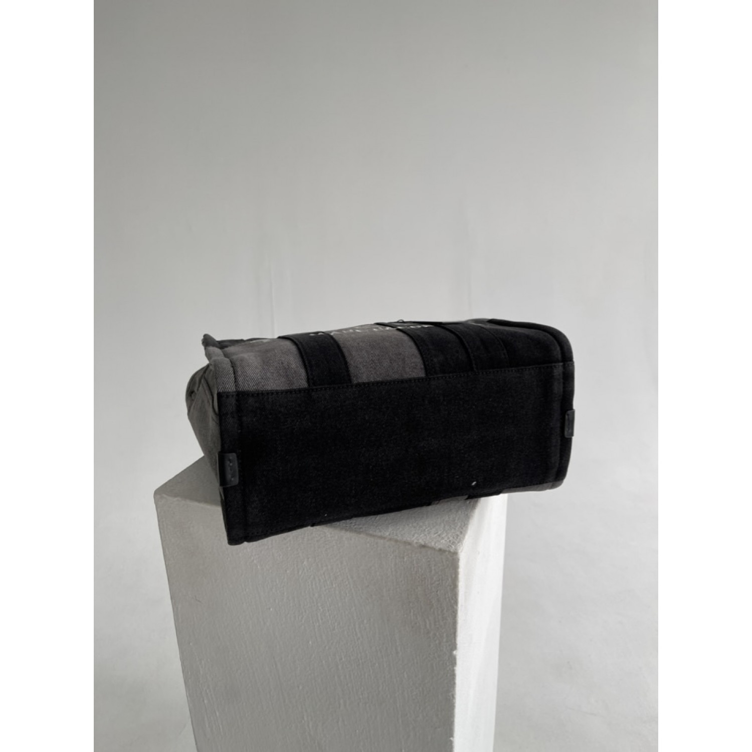 СУМКА MARC JACOBS THE DENIM MEDIUM TRAVELER TOTE BAG BLACK