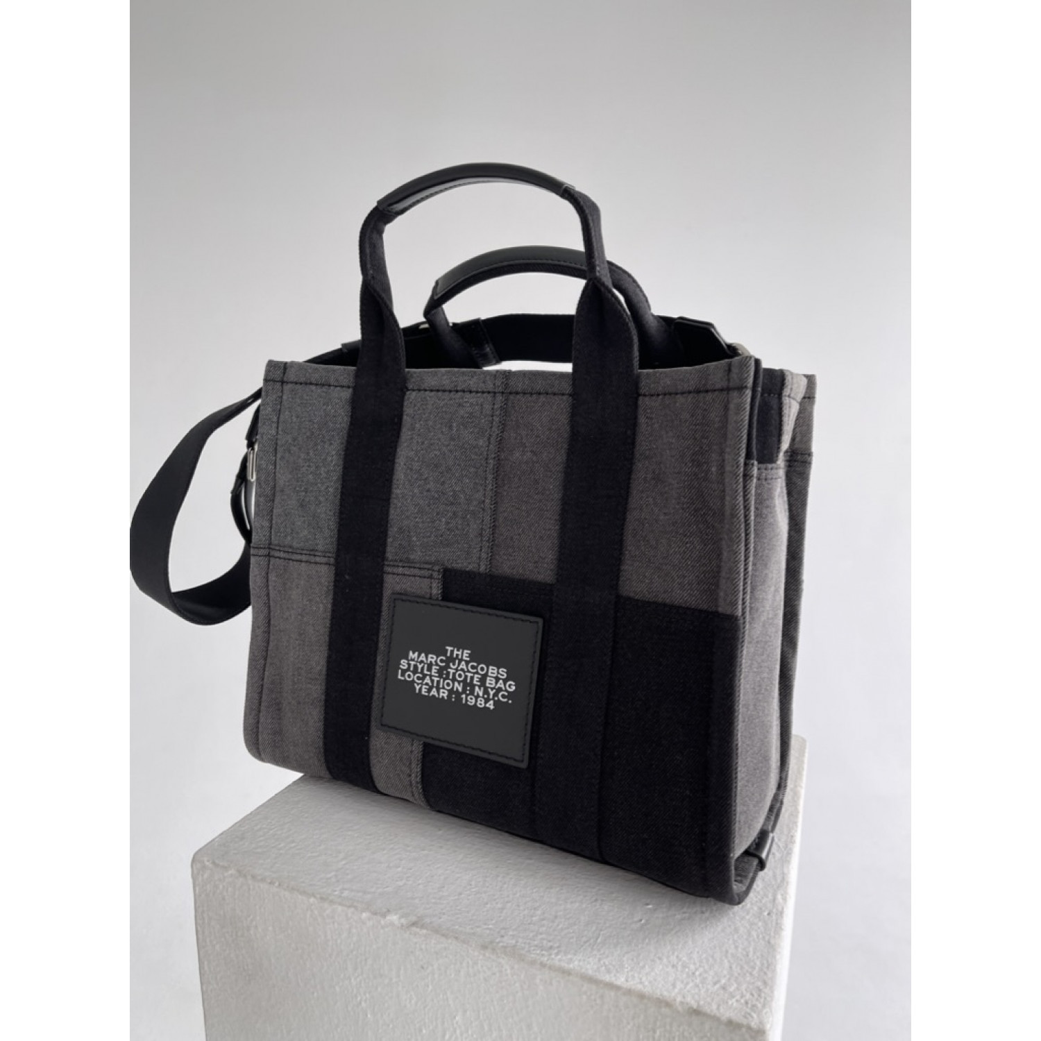 СУМКА MARC JACOBS THE DENIM MEDIUM TRAVELER TOTE BAG BLACK