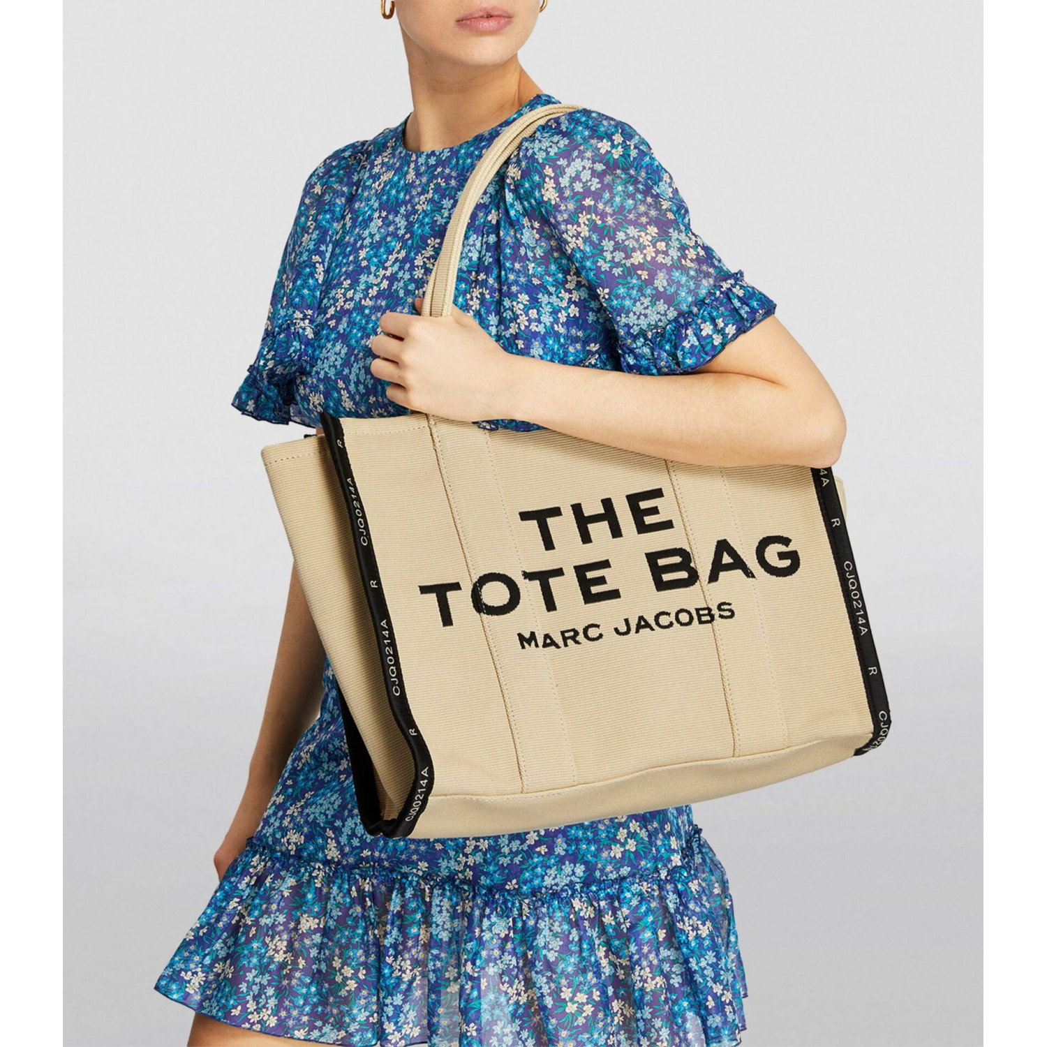 СУМКА MARC JACOBS THE JACQUARD LARGE TOTE BAG WARM SAND
