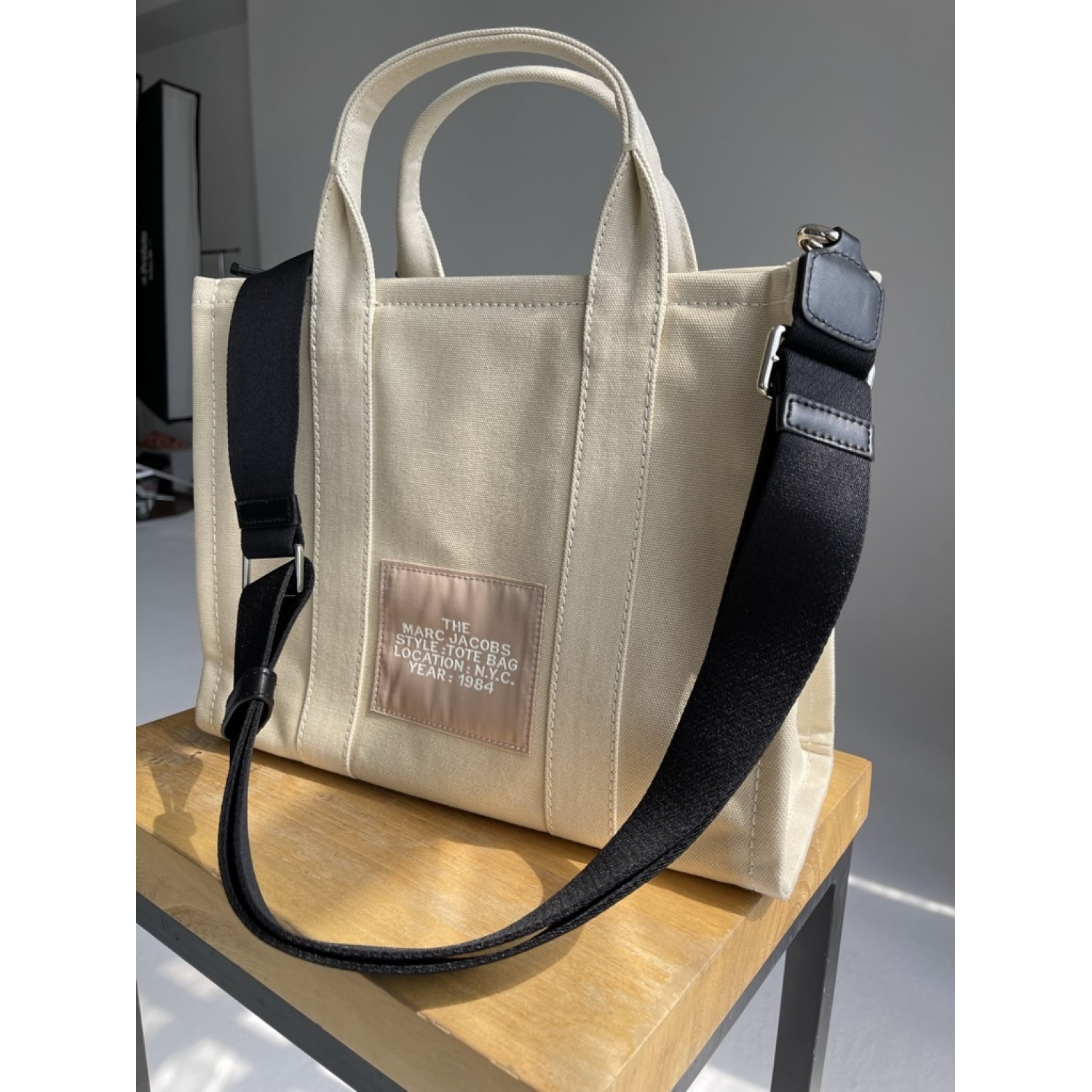 СУМКА MARC JACOBS THE MEDIUM TOTE BAG BEIGE