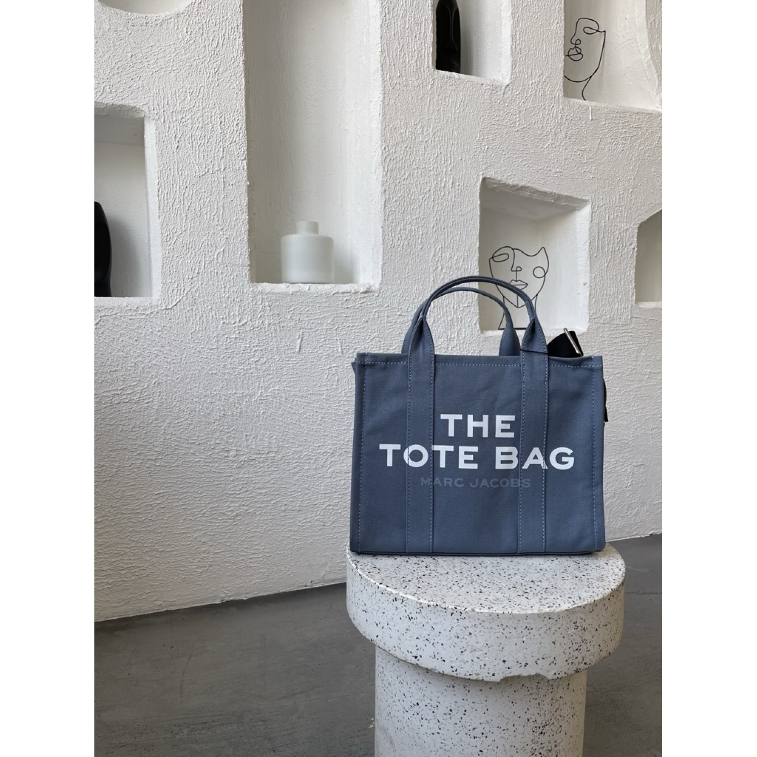 СУМКА MARC JACOBS THE MEDIUM TOTE BAG BLUE SHADOW