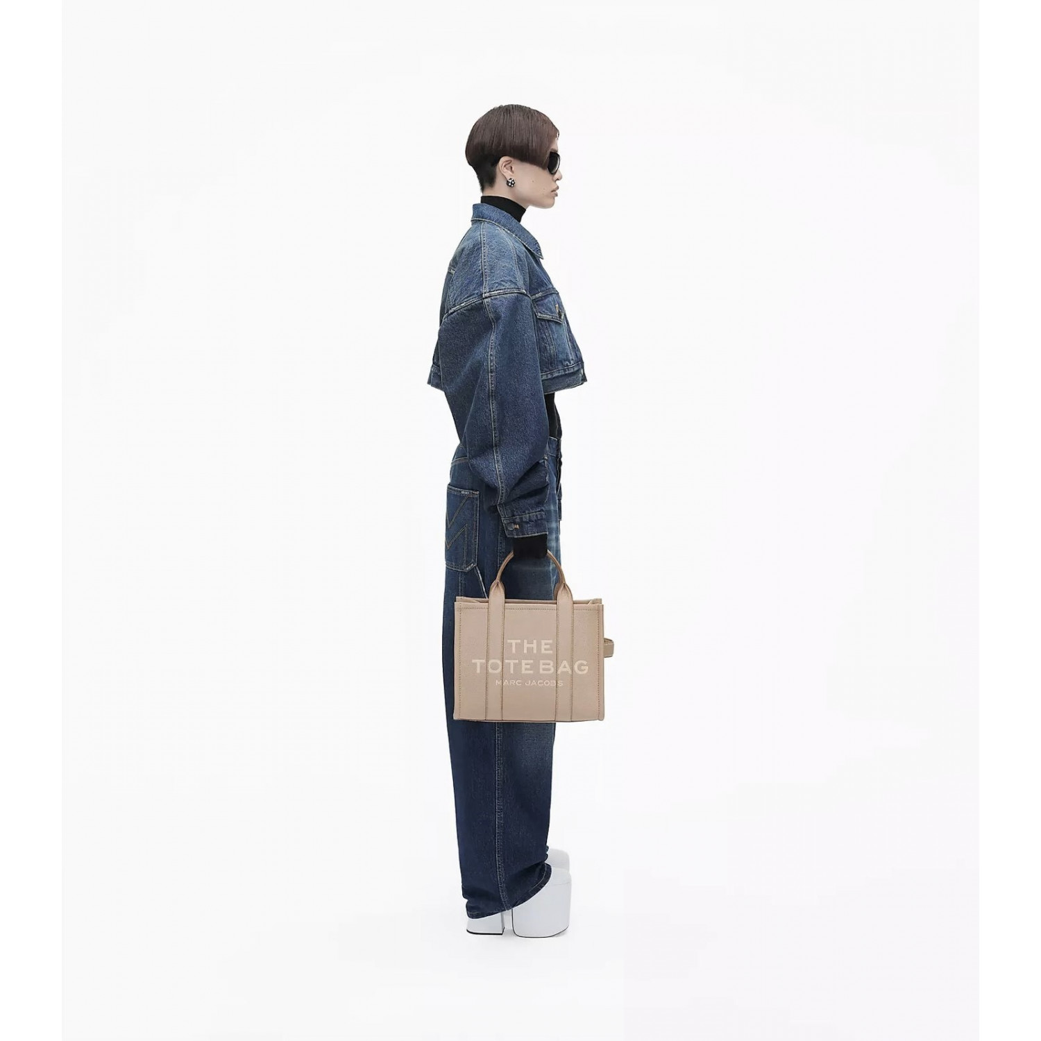 Сумка Marc Jacobs The Leather Medium Tote Bag – Twine Сумка Marc Jacobs The Leather Medium Tote Bag – Twine