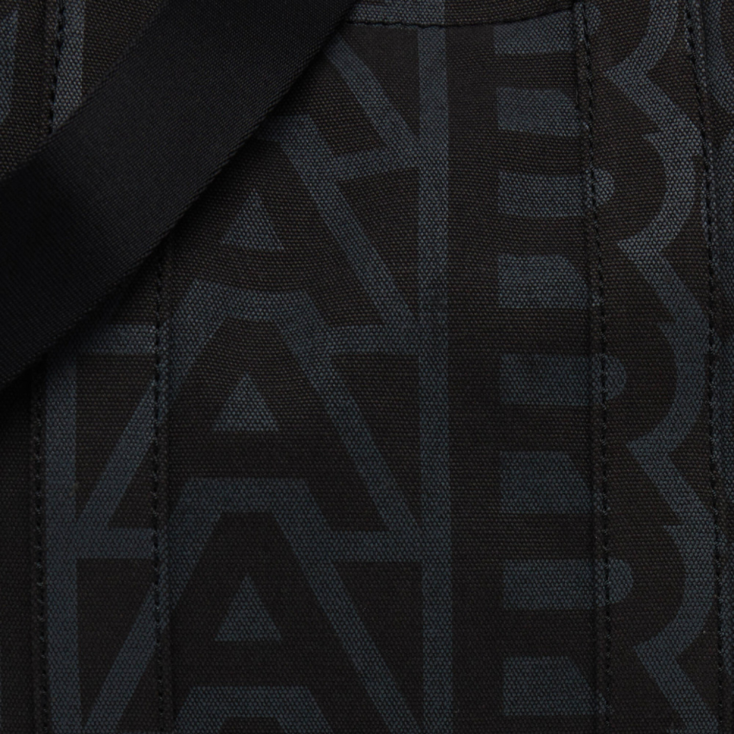 Сумка Marc Jacobs The Monogram Denim Medium Tote Bag Black Multi Сумка Marc Jacobs The Monogram Denim Medium Tote Bag Black Multi